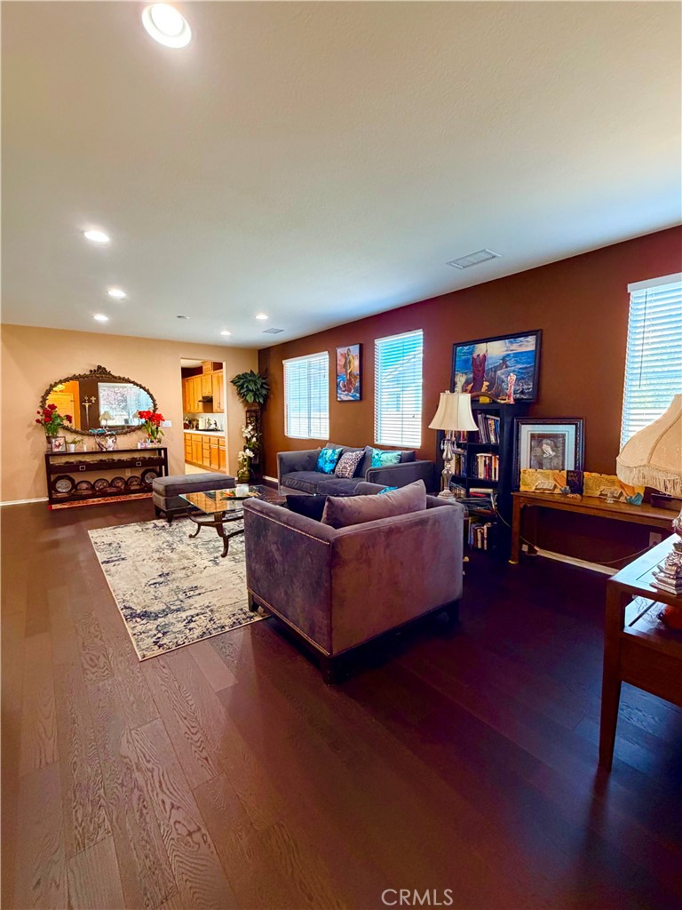 43815 Encanto Way Lancaster, CA 93536 - Photo 9 of 36