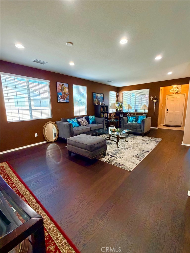 43815 Encanto Way Lancaster, CA 93536 - Photo 10 of 36