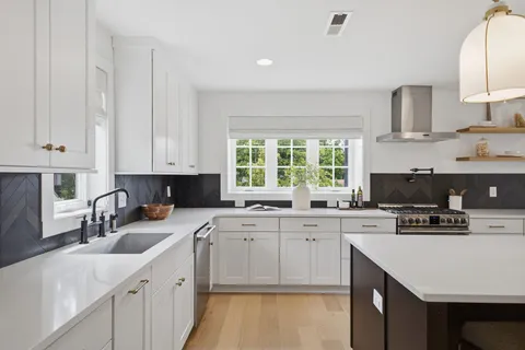 $1,325,000 | 2910 B Primrose Circle, Nashville, TN 37212