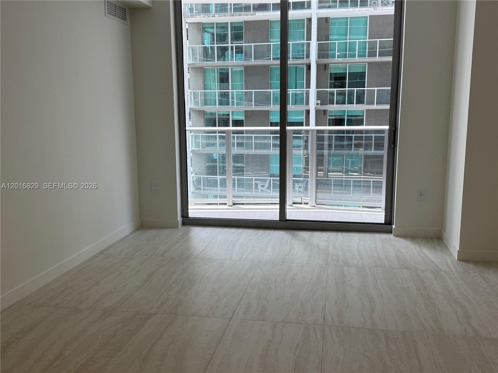 77 Southeast 5th Street, Unit 2010 Miami, FL 33131 - Photo 7 of 40