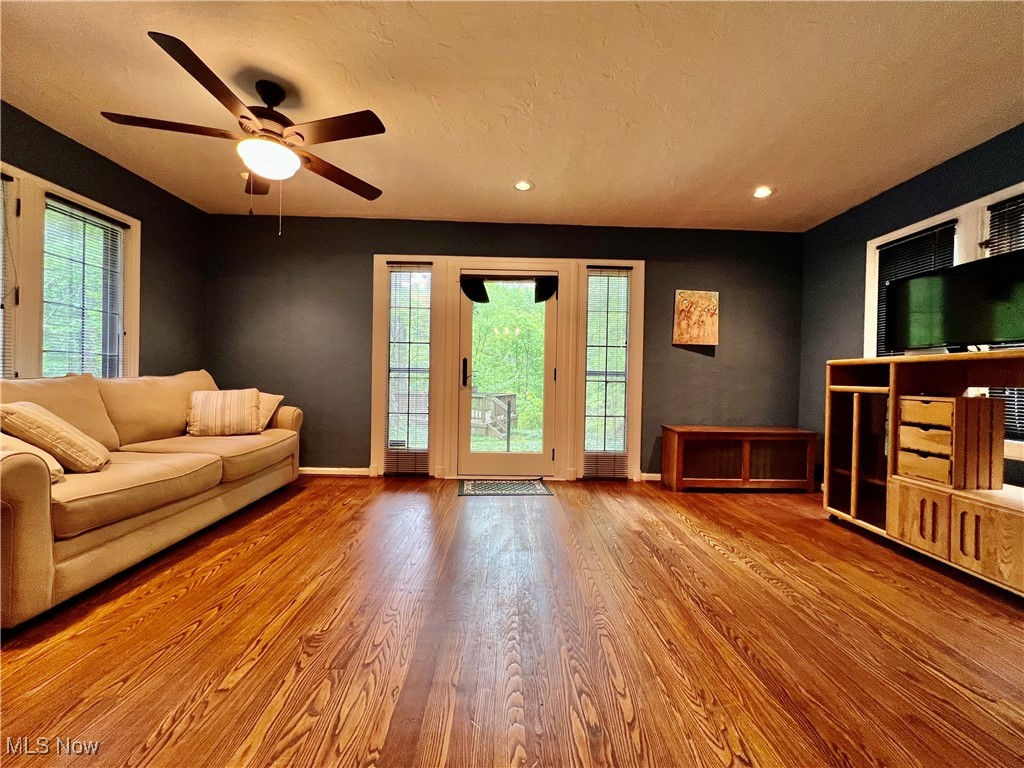 16215 Oakhill Road Cleveland, OH 44112 - Photo 12 of 41 Gallery Image 12