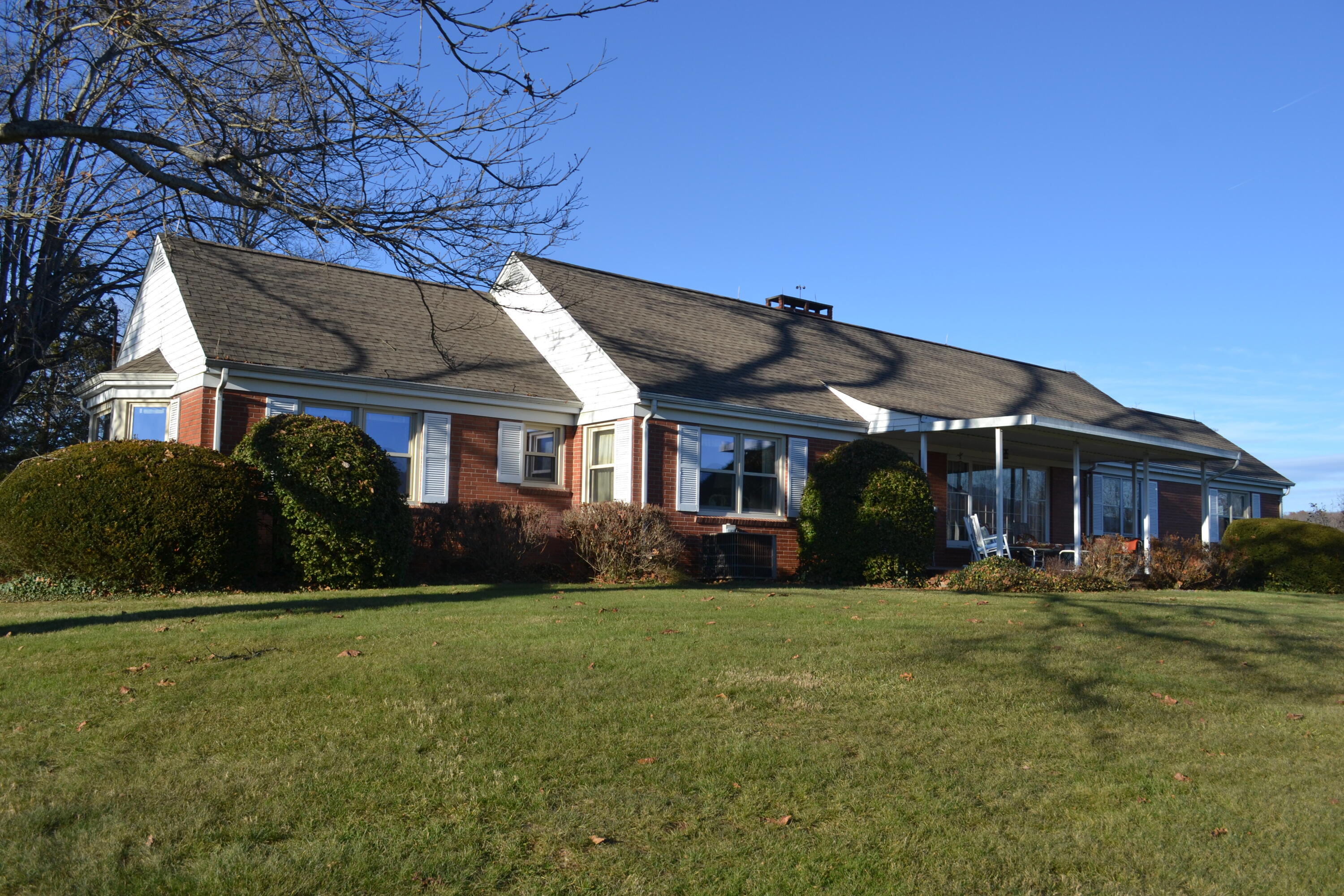 335 Green Road Bristol, TN 37620 - Photo 1 of 45 DSC_7971