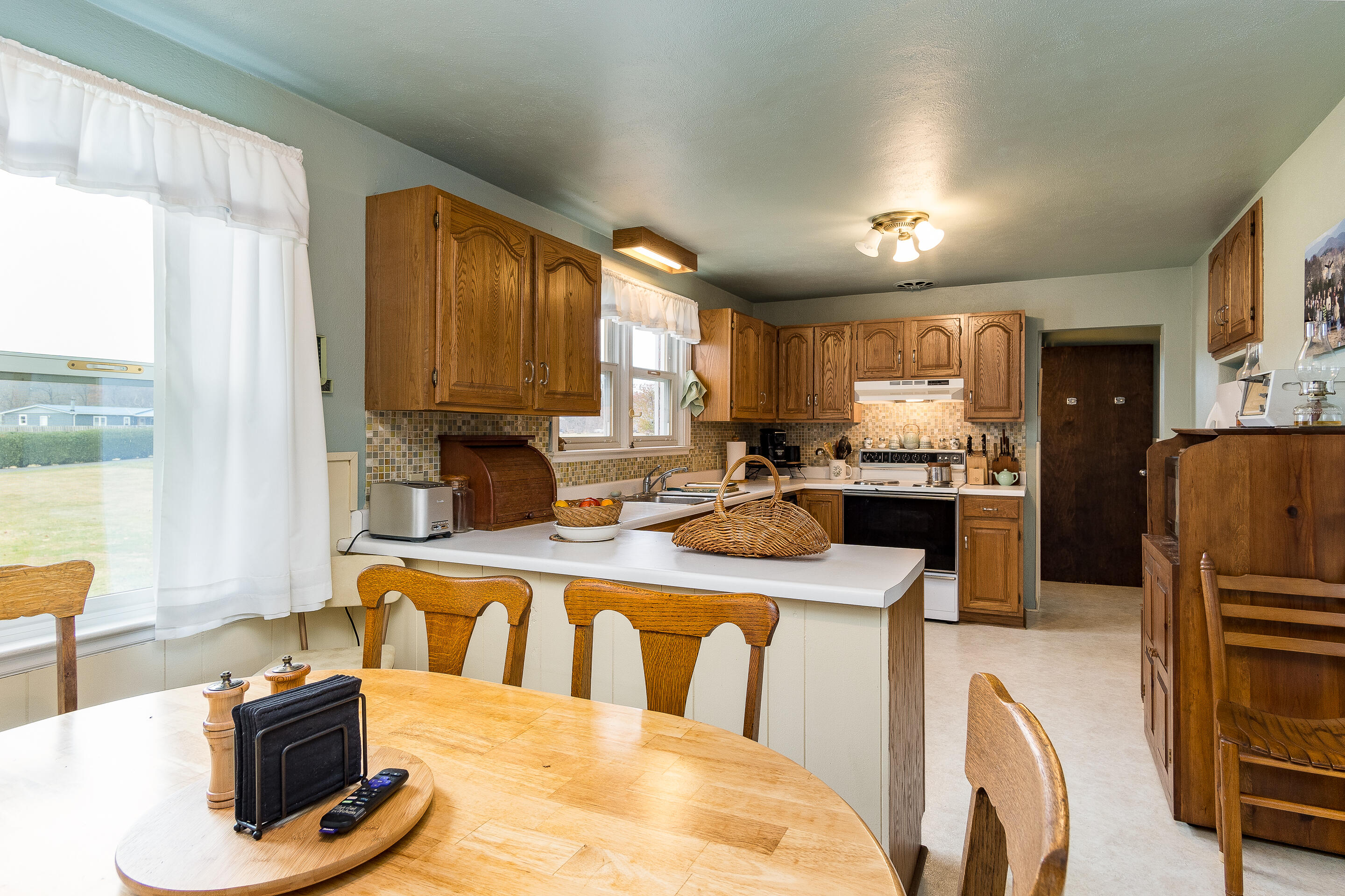 335 Green Road Bristol, TN 37620 - Photo 40 of 45 interior-12