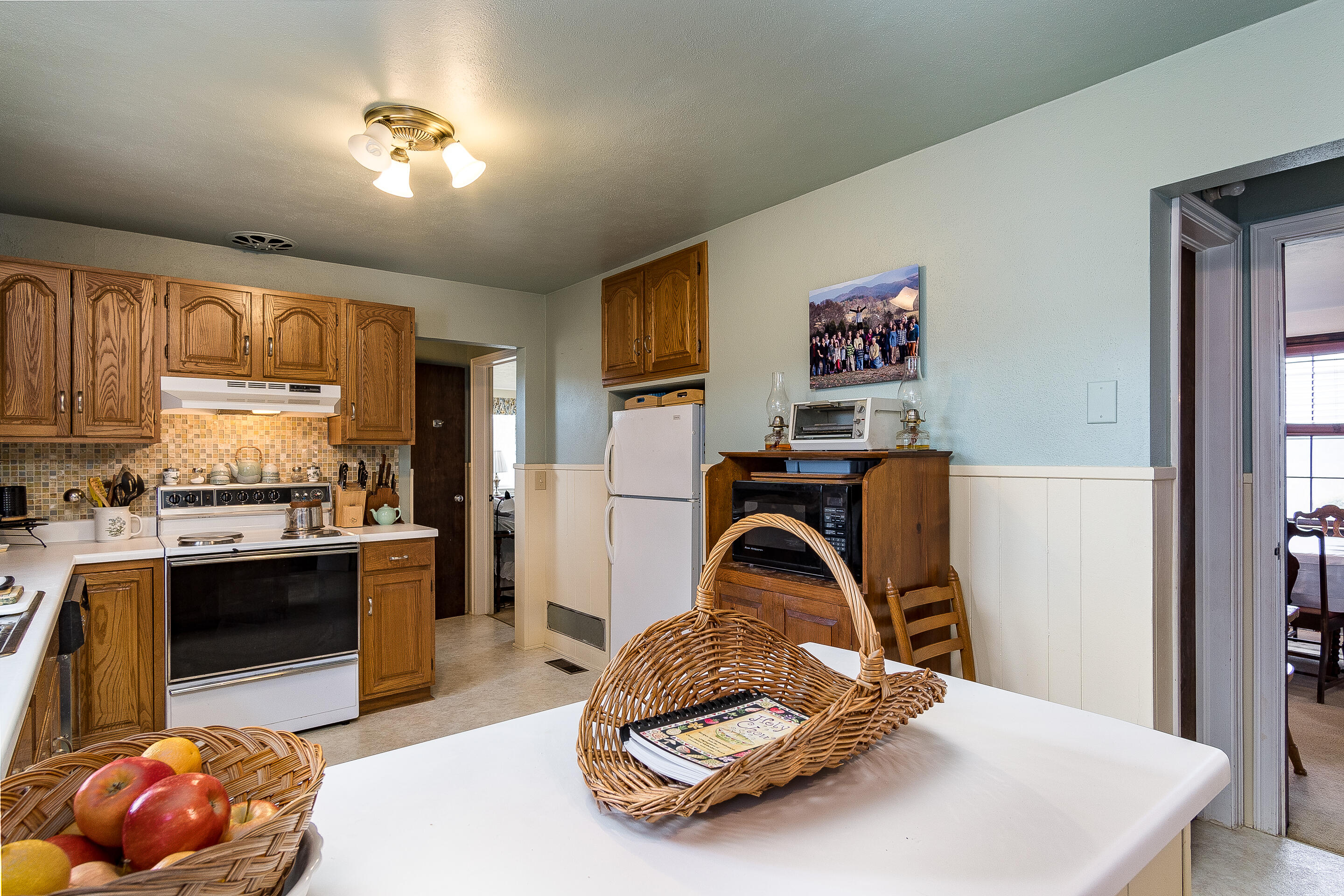 335 Green Road Bristol, TN 37620 - Photo 43 of 45 interior-15