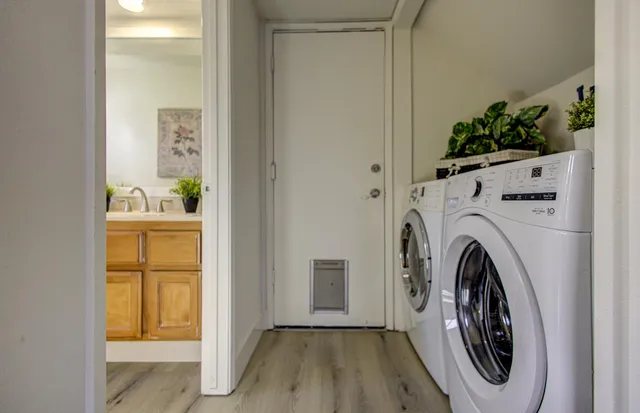 $449,000 | 7168 North Prospect Avenue, Fresno, CA 93711