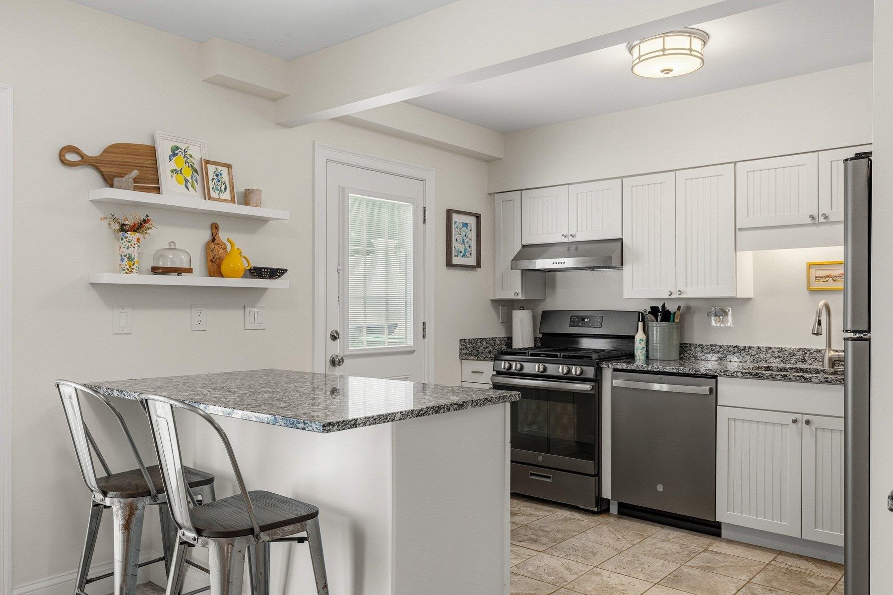 415 High Street, Unit 2 Hampton, NH 03842 - Photo 8 of 30