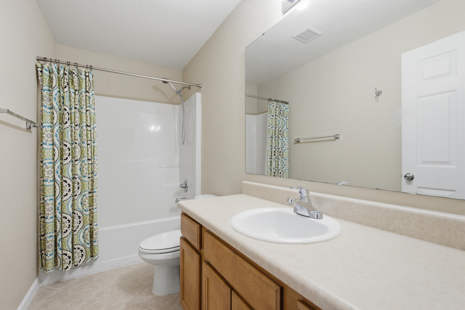 1014 Airport Road, Unit 173 Destin, FL 32541 - Photo 12 of 18 1st Floor Bathroom