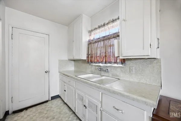 $265,000 | Undisclosed Address, Bakersfield, CA 93304