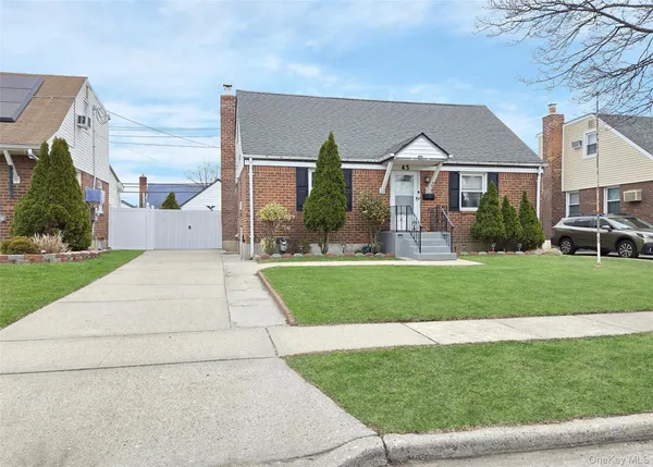 $599,999 | 43 McAlester Avenue, Hicksville, NY 11801