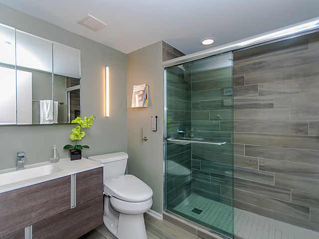 61 West 15th Street, Unit 607 Chicago, IL 60605 - Photo 12 of 23 a bathroom with a sink toilet and shower