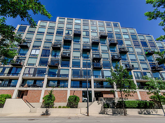 61 West 15th Street, Unit 607 Chicago, IL 60605 - Photo 22 of 23 a front view of a building