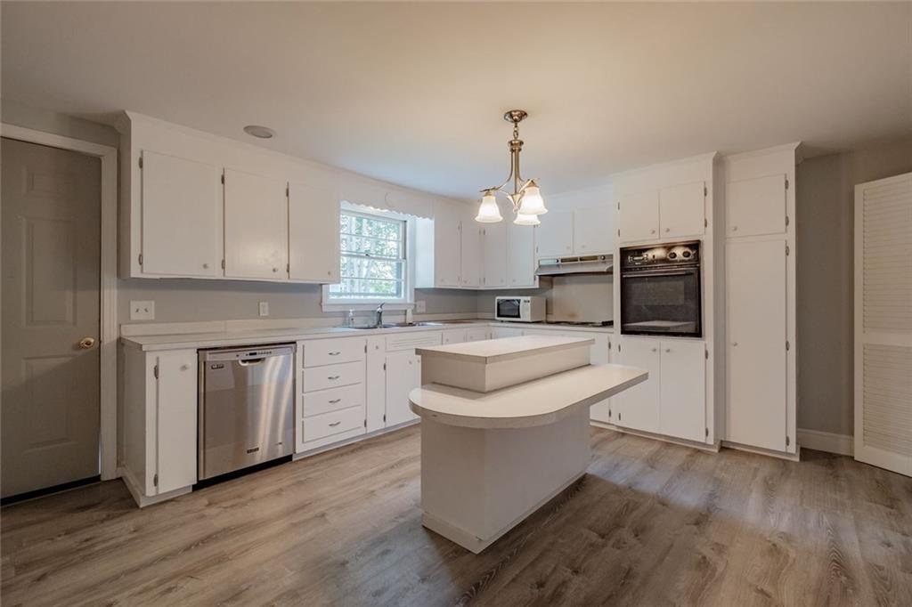 102 Woodfield Road Portland, ME 04102 - Photo 8 of 25 Photo