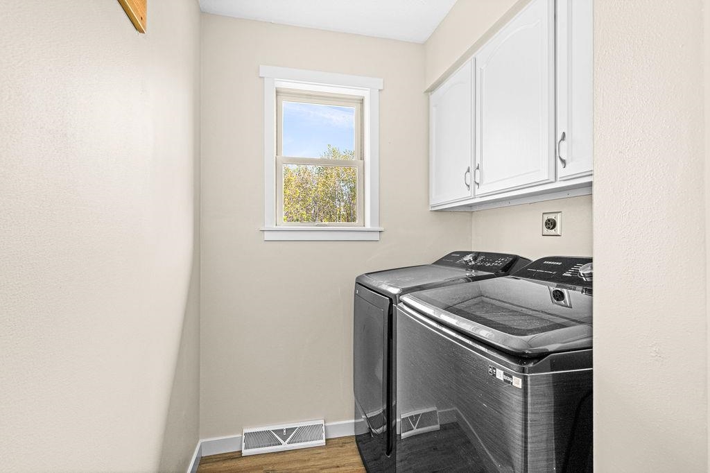 5380 West Arrowhead Road Hermantown, MN 55811 - Photo 23 of 40 Upper level Laundry