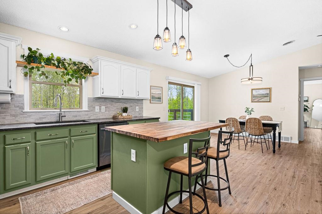 5380 West Arrowhead Road Hermantown, MN 55811 - Photo 4 of 40