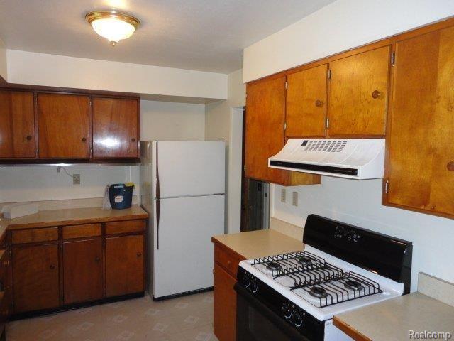 19464 Hickory Road Milan, MI 48160 - Photo 8 of 12 DSC07007.JPG