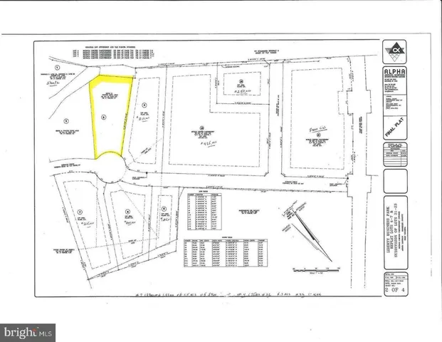 a black and white photo of a living room