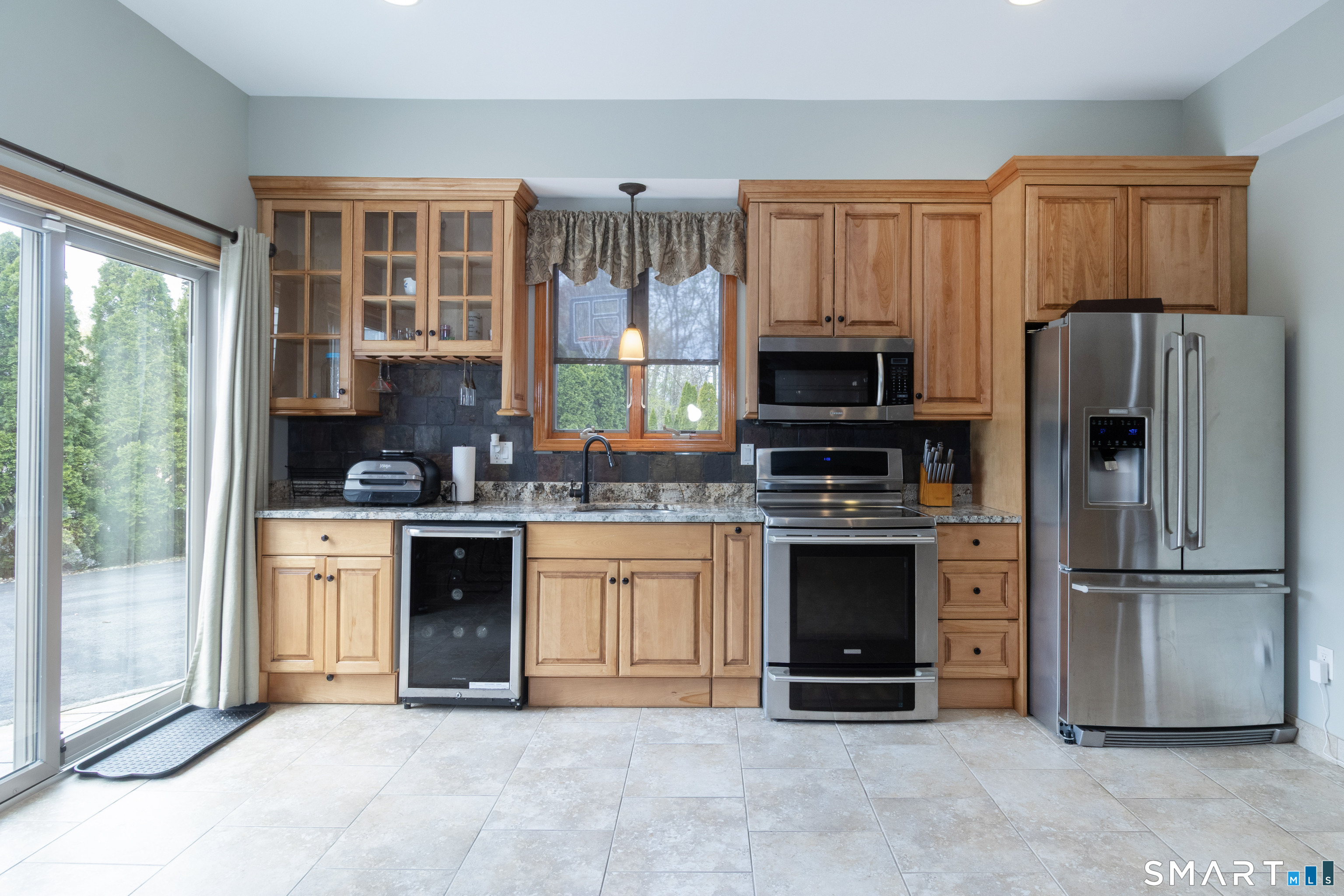 113 Pinnacle Road Plainville, CT 06062 - Photo 14 of 36 Lower Level - with Wine Cooler