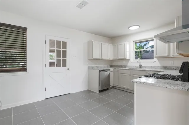 $1,900 | 2341 Minnesota Avenue, Metairie, LA 70003