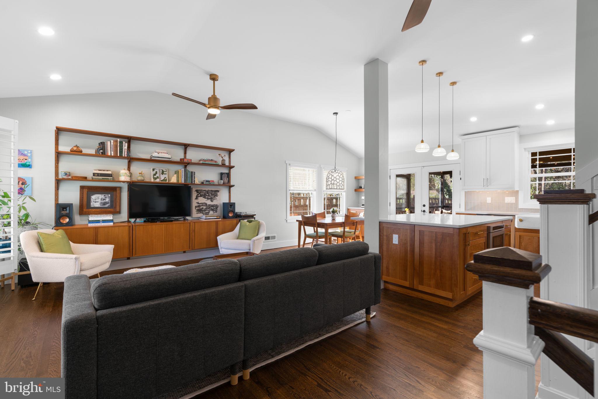 102 Sycamore Road Severna Park, MD 21146 - Photo 5 of 60