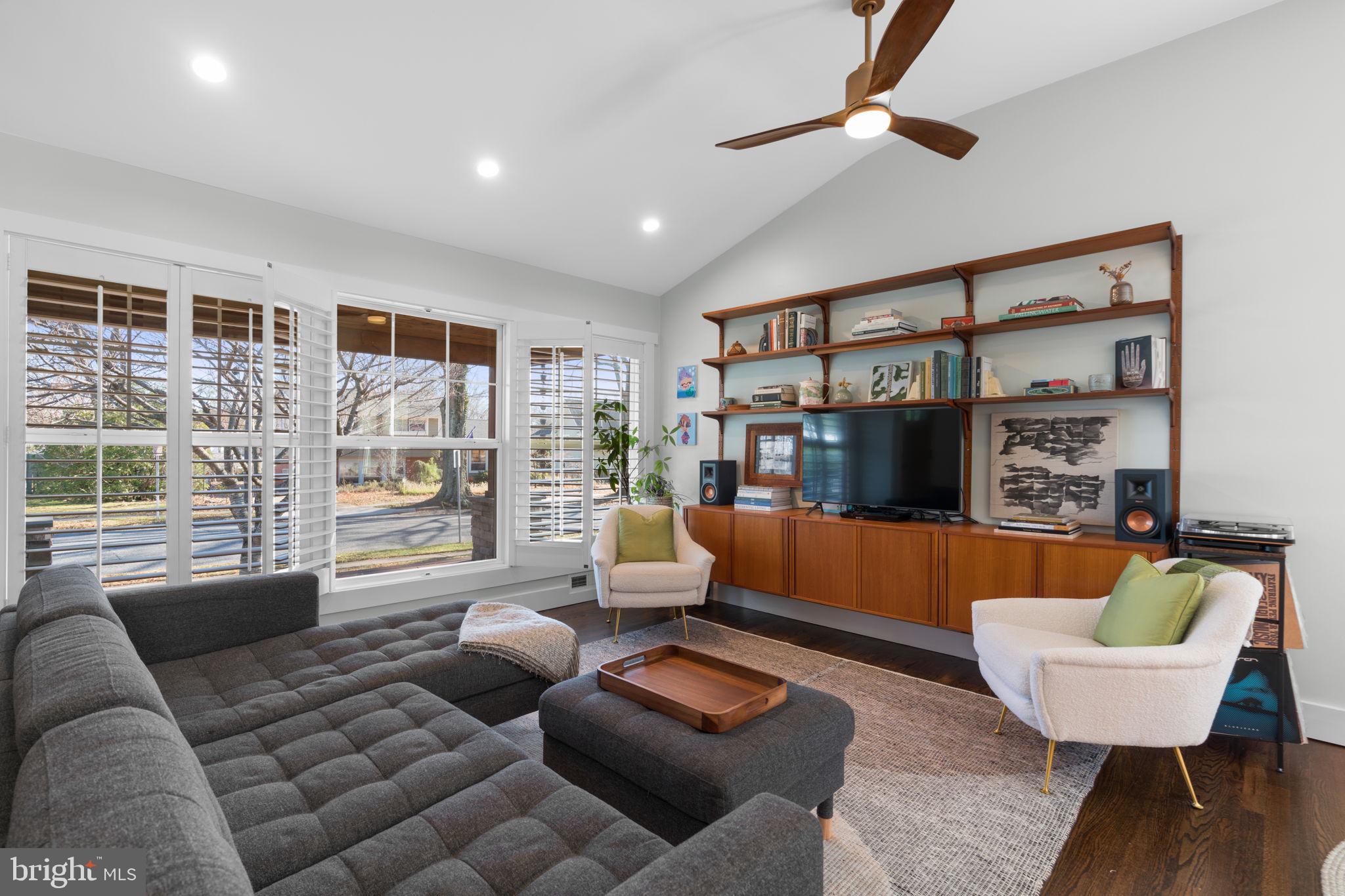 102 Sycamore Road Severna Park, MD 21146 - Photo 7 of 60