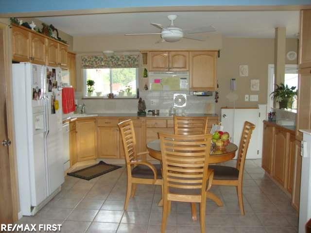 13691 Toepfer Road Warren, MI 48089 - Photo 3 of 8 Kitchen