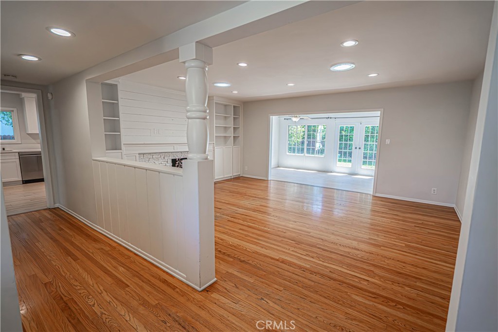8534 Bothwell Road Northridge, CA 91324 - Photo 6 of 37