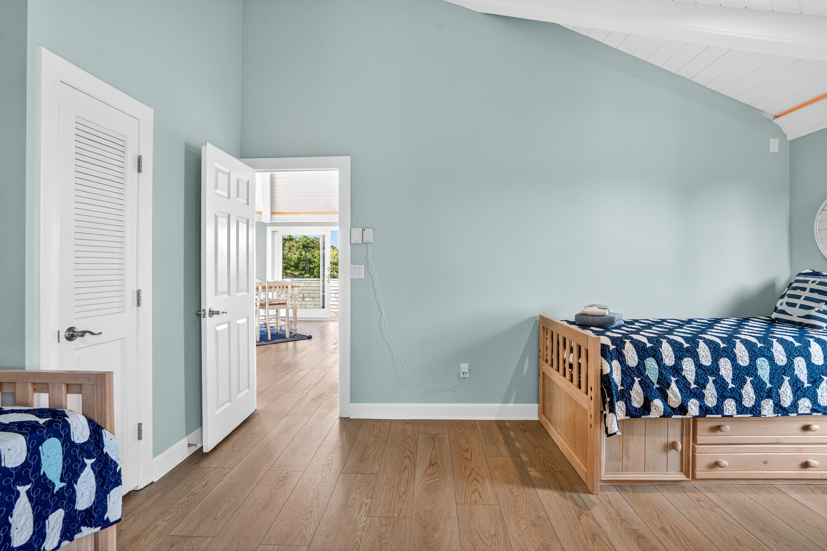 76 Washque Avenue Edgartown, MA 02539 - Photo 26 of 50 a living room with furniture and wooden floor
