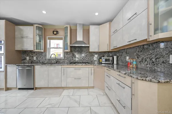 $6,800 | 85-16 Abingdon Road | Kew Gardens