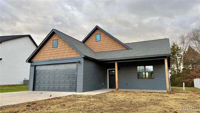 $291,500 | 207 Jimmy H Drive, Jonesburg, MO 63351