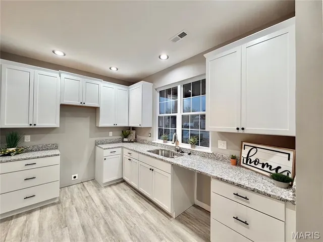 $291,500 | 207 Jimmy H Drive, Jonesburg, MO 63351