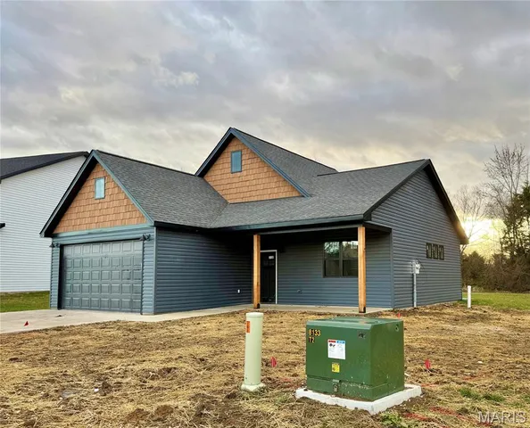 $291,500 | 207 Jimmy H Drive, Jonesburg, MO 63351