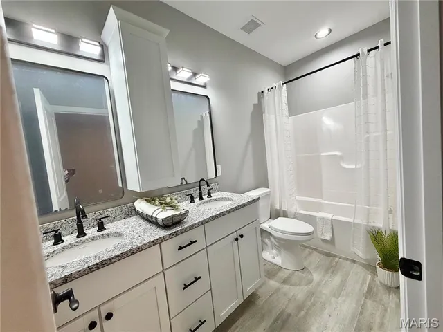 $291,500 | 207 Jimmy H Drive, Jonesburg, MO 63351