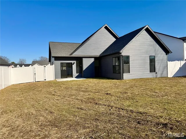$291,500 | 207 Jimmy H Drive, Jonesburg, MO 63351