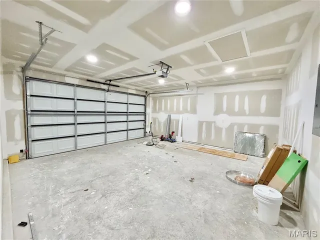 $291,500 | 207 Jimmy H Drive, Jonesburg, MO 63351