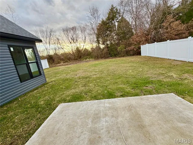 $291,500 | 207 Jimmy H Drive, Jonesburg, MO 63351