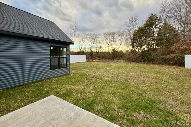 $291,500 | 207 Jimmy H Drive, Jonesburg, MO 63351