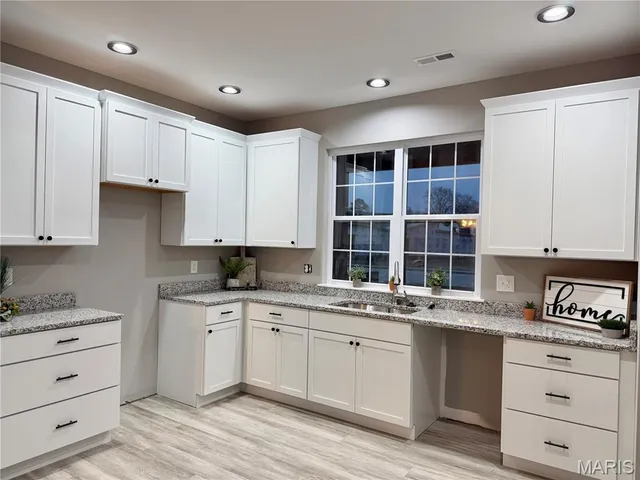 $291,500 | 207 Jimmy H Drive, Jonesburg, MO 63351