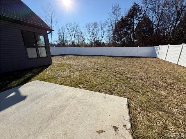 $291,500 | 207 Jimmy H Drive, Jonesburg, MO 63351