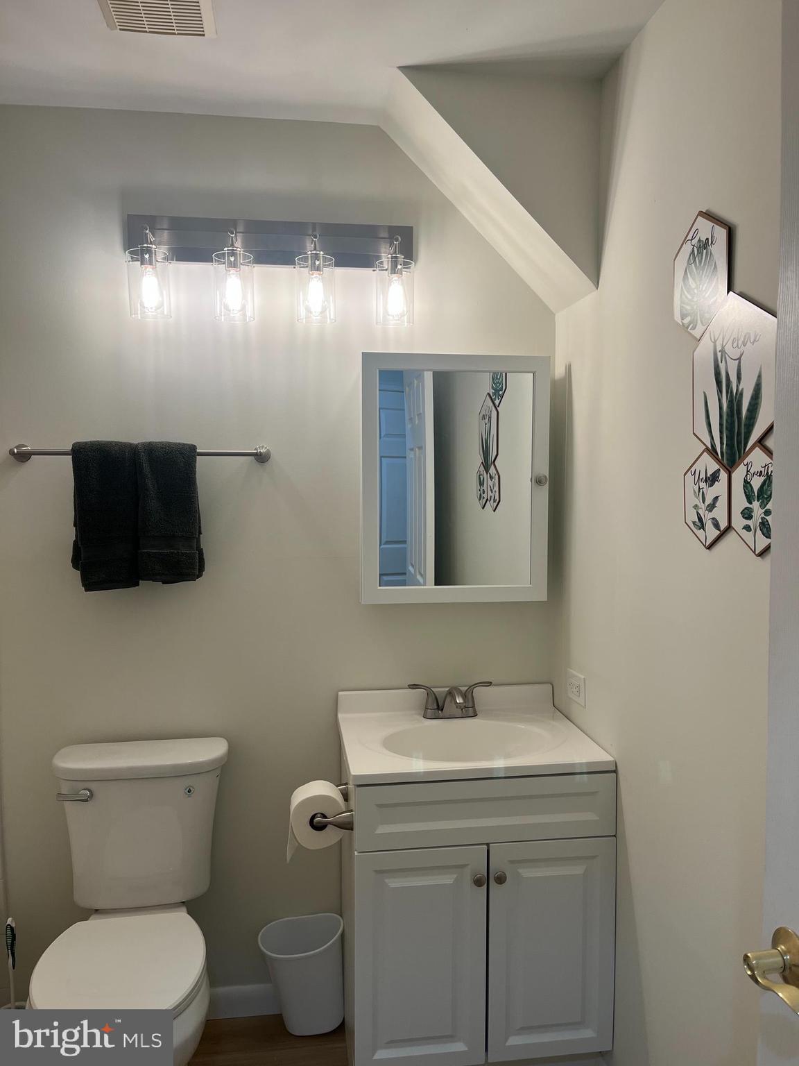 302 Lisa Way Cinnaminson, NJ 08077 - Photo 13 of 20