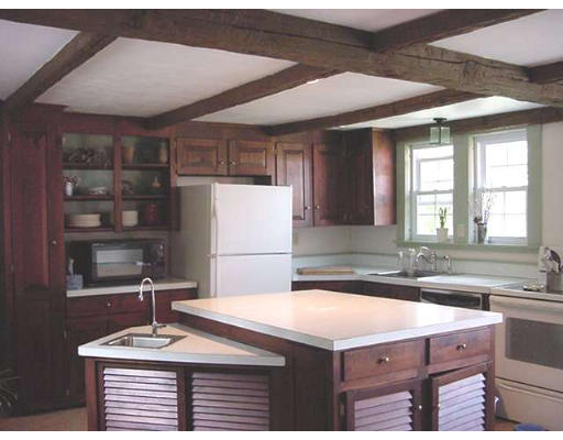 32 Hopkinton Road Westborough, MA 01581 - Photo 4 of 16 Gallery Image 4