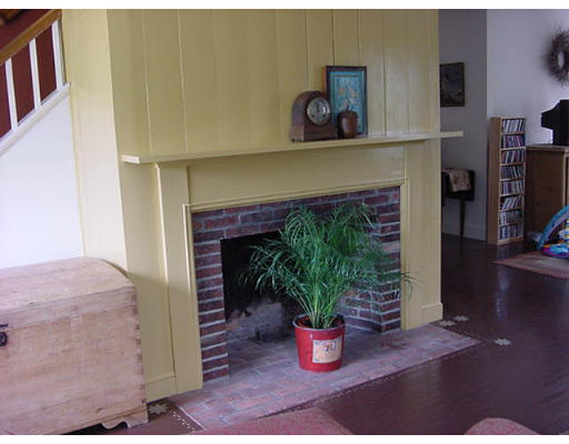 32 Hopkinton Road Westborough, MA 01581 - Photo 7 of 16 Gallery Image 7