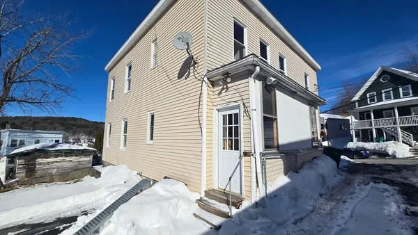$2,450 | 29 Beech Street, Unit 1, Fitchburg, MA 01420