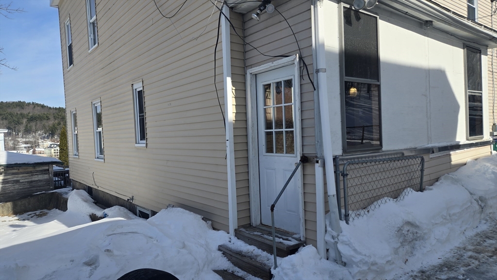 29 Beech Street, Unit 1 Fitchburg, MA 01420 - Photo 22 of 25