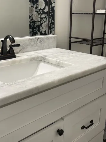 a close view of sink and tap