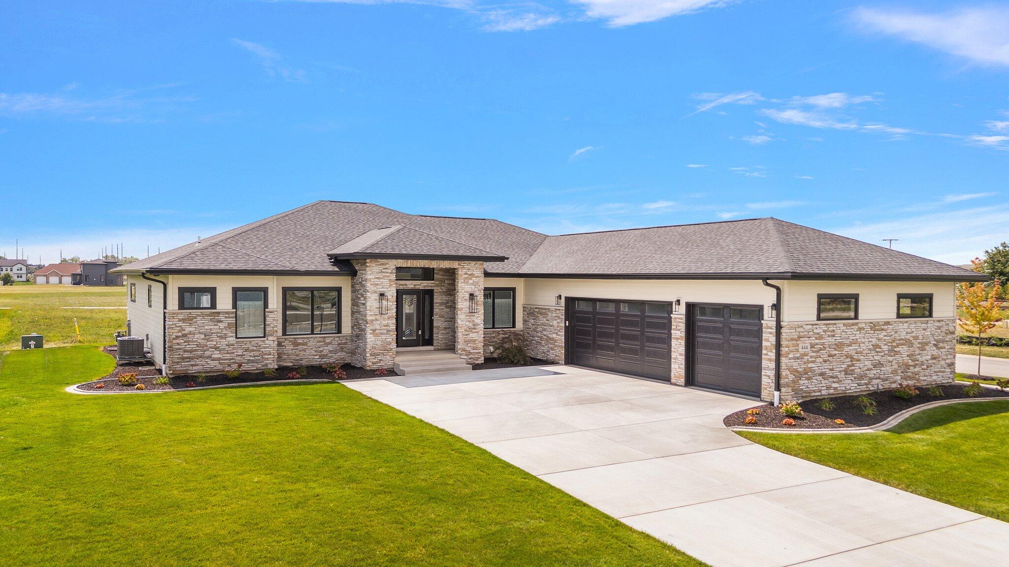 444 Donna Drive Munster, IN 46321 - Photo 2 of 63 2048x1152