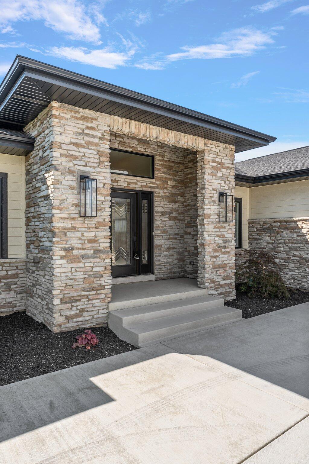 444 Donna Drive Munster, IN 46321 - Photo 4 of 63 1024x1536