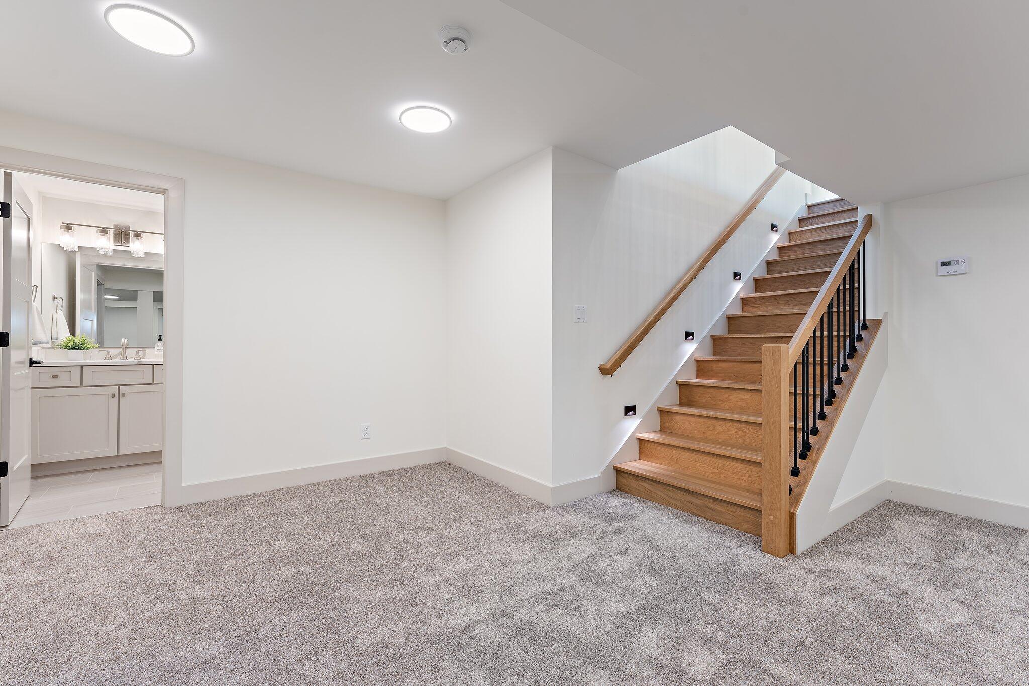 444 Donna Drive Munster, IN 46321 - Photo 46 of 63 2048x1365