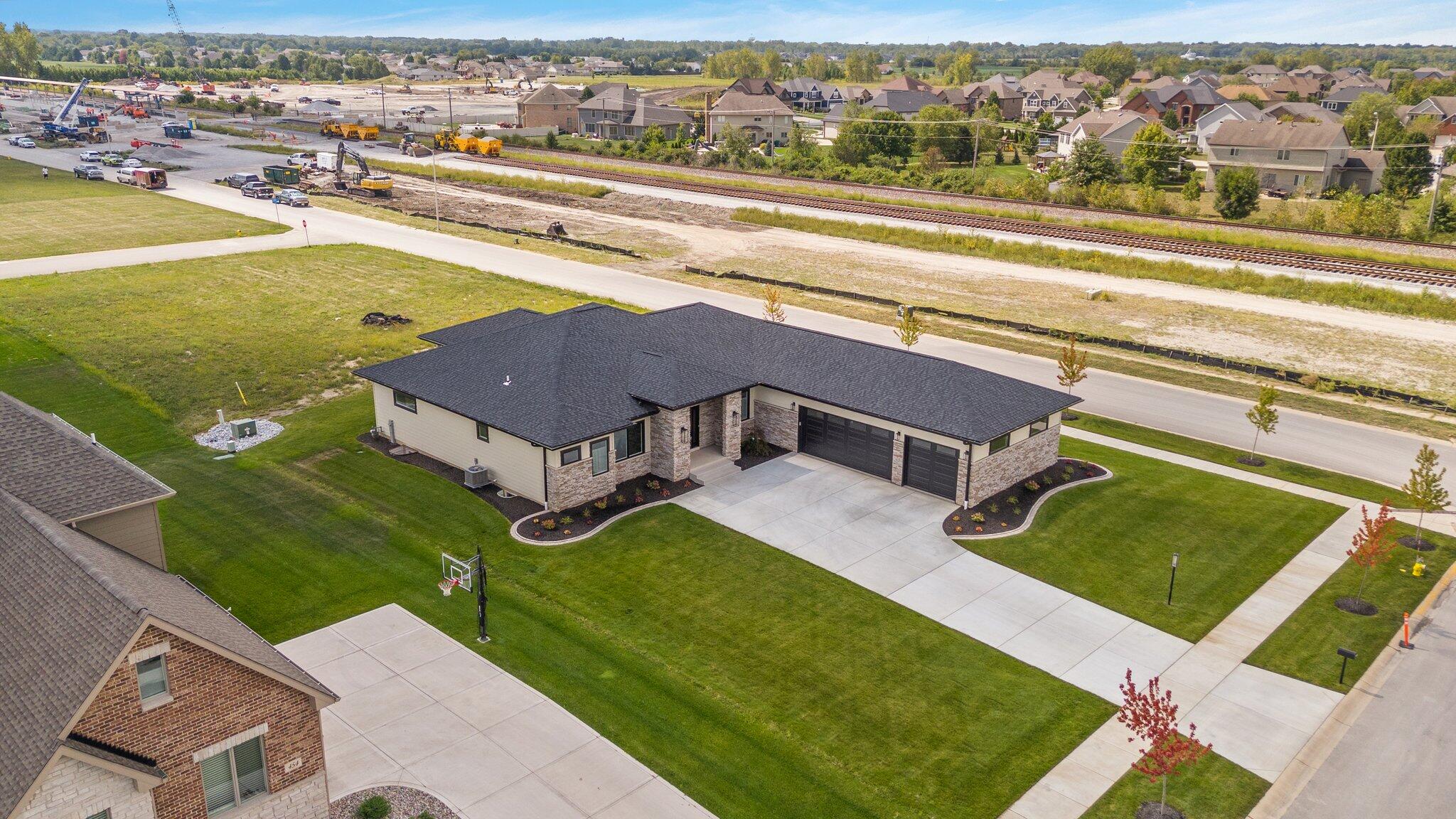 444 Donna Drive Munster, IN 46321 - Photo 60 of 63 2048x1152