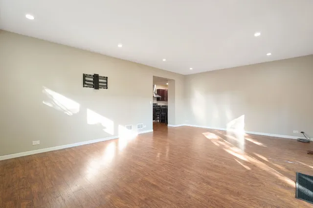 $425,000 | 9535 South Fairfield Avenue, Evergreen Park, IL 60805