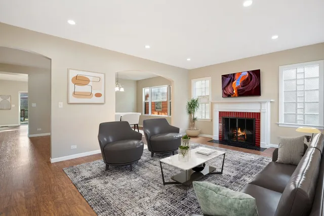 $425,000 | 9535 South Fairfield Avenue, Evergreen Park, IL 60805